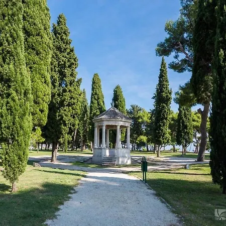 Apt With Patio In The Very Center Of Split شقة سبليت