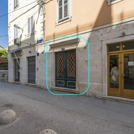 Apt With Patio In The Very Center Of Split سبليت