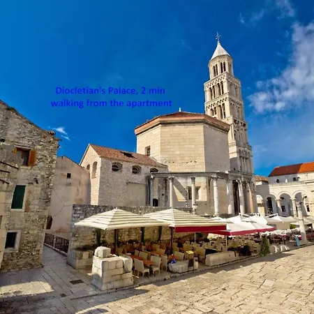 Apt With Patio In The Very Center Of Split شقة *